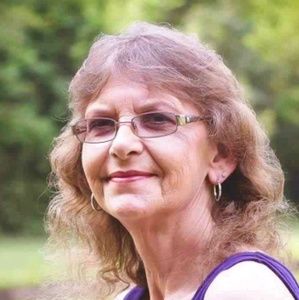 Meet your Posher, Connie